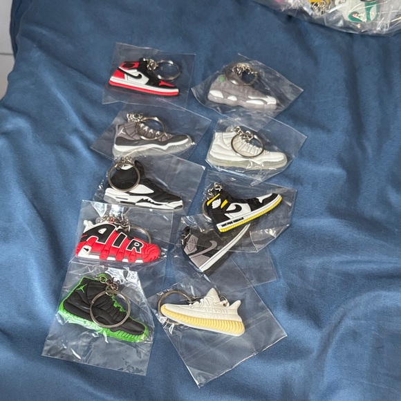 Mini Sneaker Keychain Set - Multicolor - Picture 1 of 1